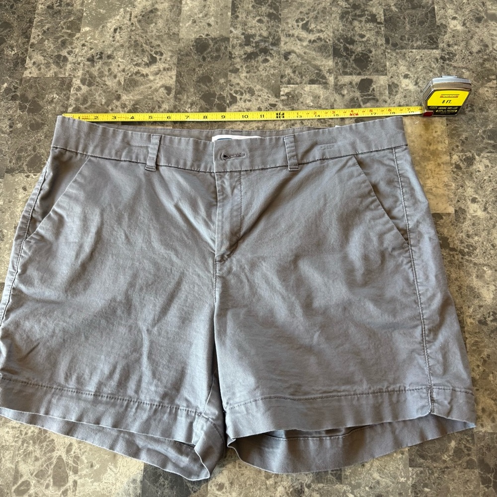 Old Navy Women's Gray High-Rise Chino Shorts